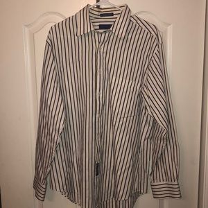 Geoffrey Beene Long sleeve with nice mixing colors